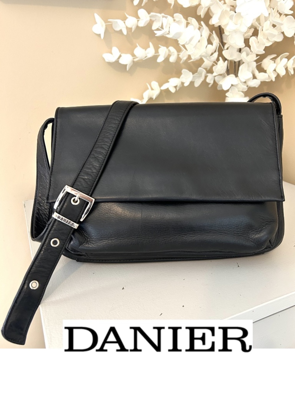 Premium 90’s Vintage Danier Black Leather Organizing Shoulder Messenger Bag